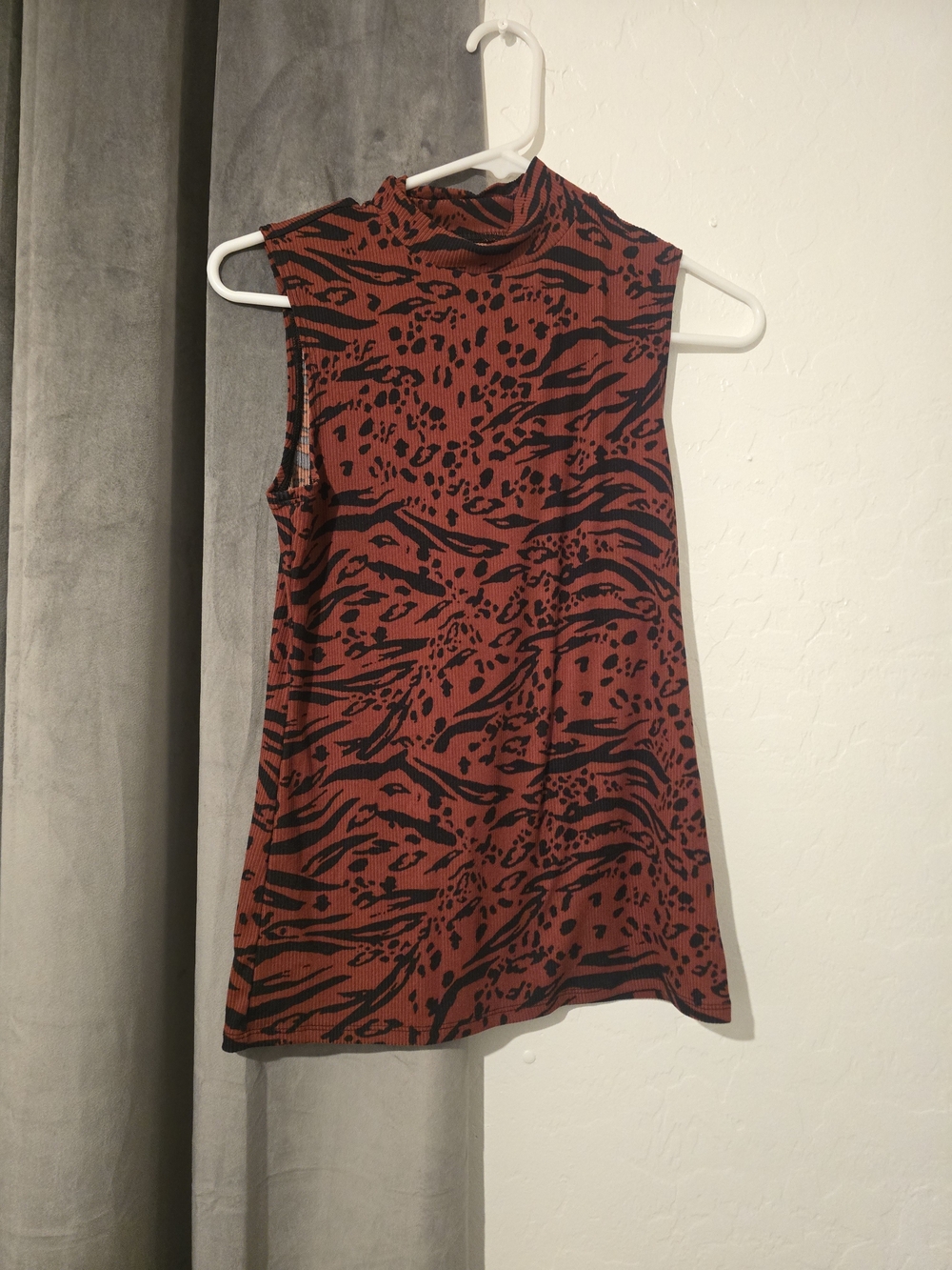 No Boundaries Ribbed High Neck Tank Top Animal Print Red & Black Medium